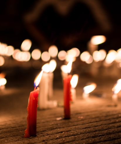 Gentle Memorial Candlelight